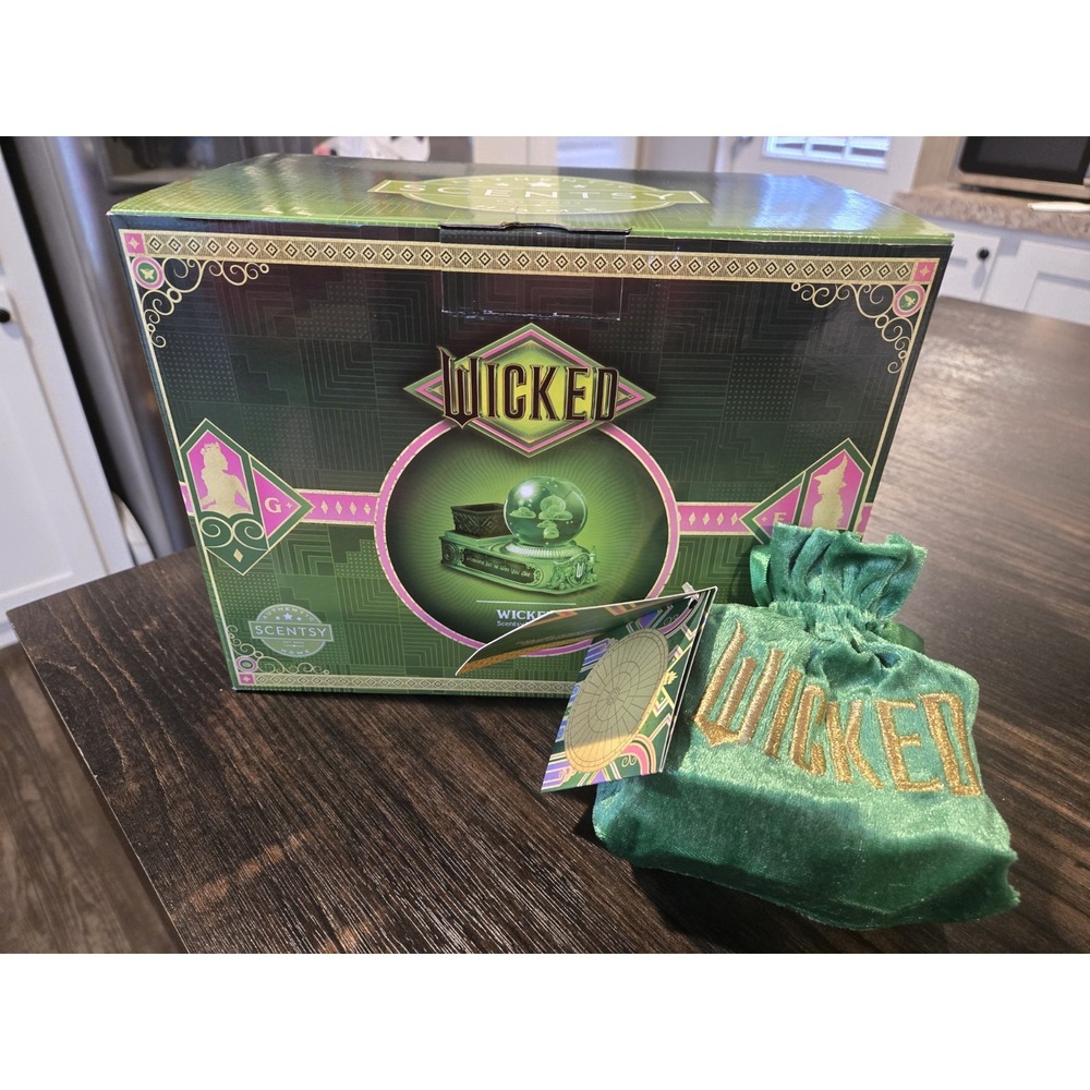 Scentsy Wicked Collection Warmer Special Editions Light-Up Orb With 3 Scent Pack